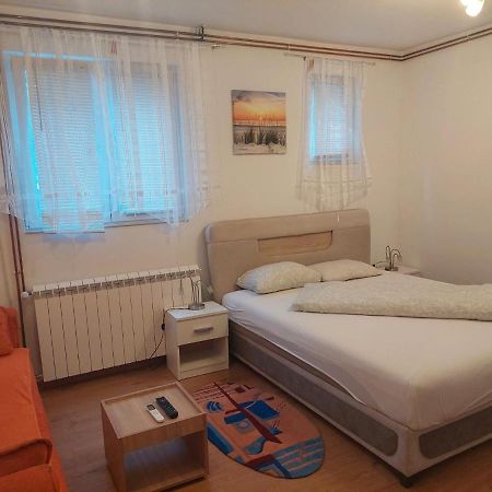 Apartman Anastasija Surcin Luaran gambar