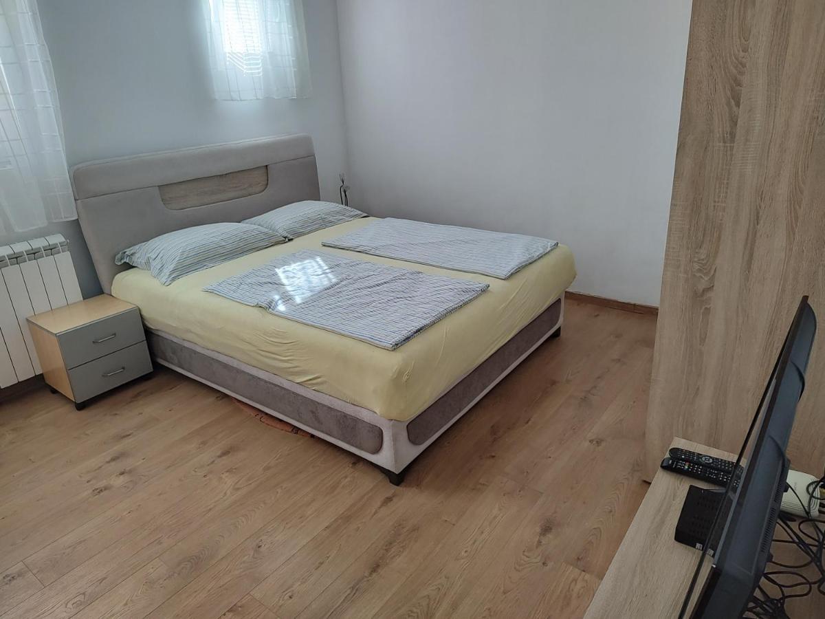 Apartman Anastasija Surcin Luaran gambar