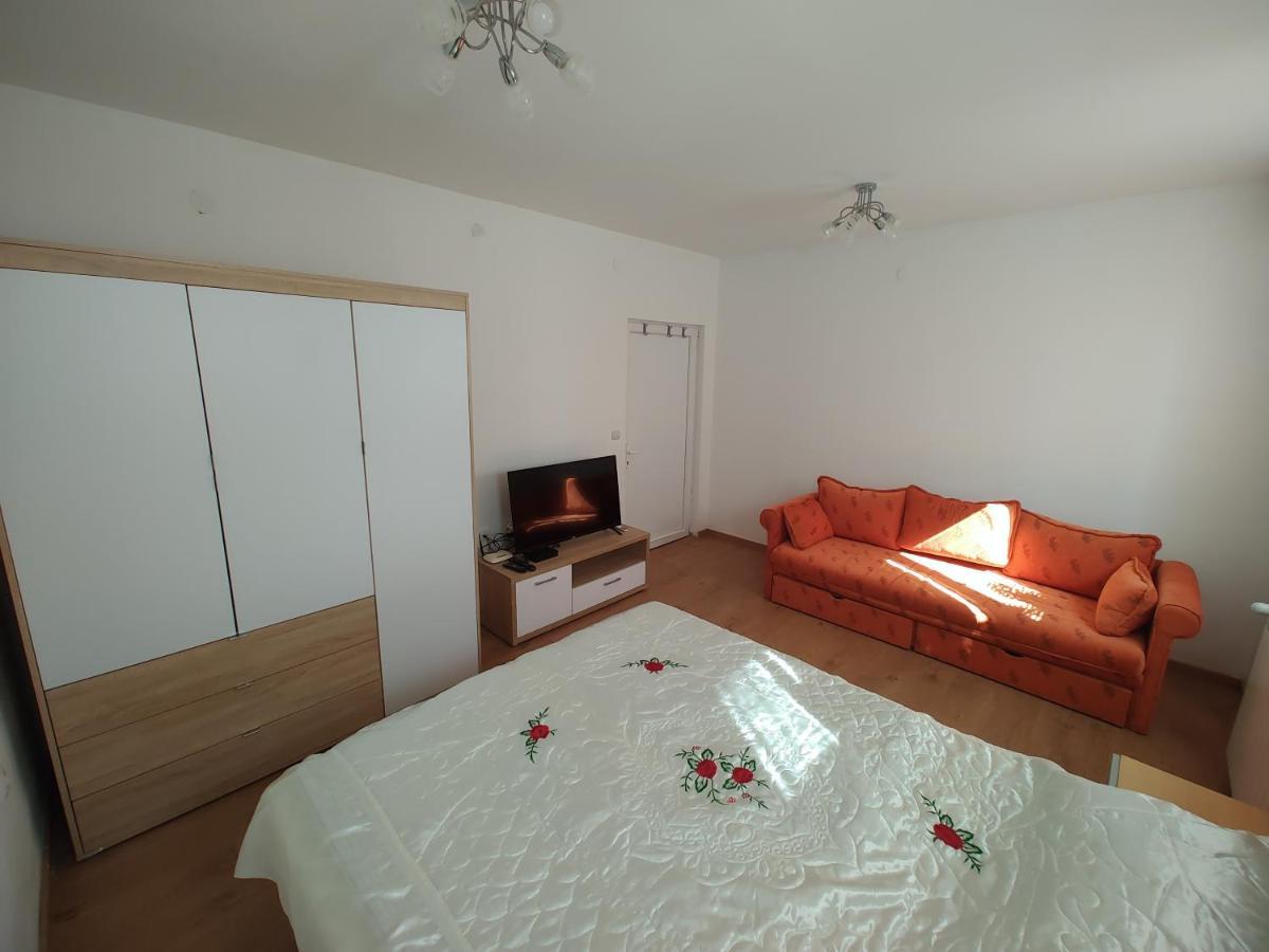 Apartman Anastasija Surcin Luaran gambar