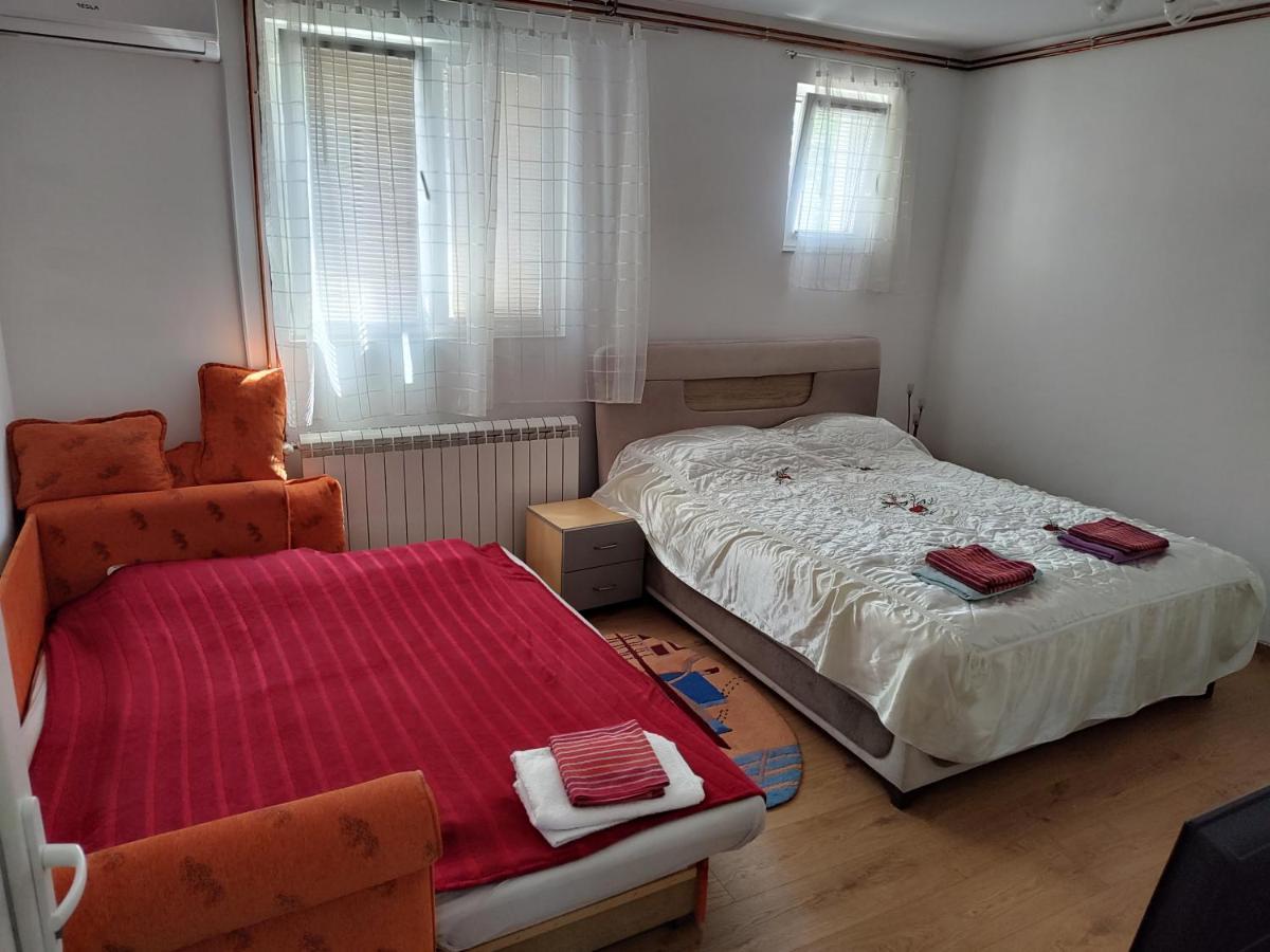 Apartman Anastasija Surcin Luaran gambar