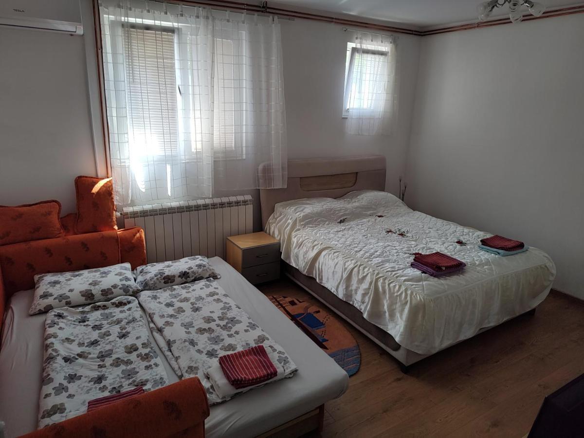 Apartman Anastasija Surcin Luaran gambar