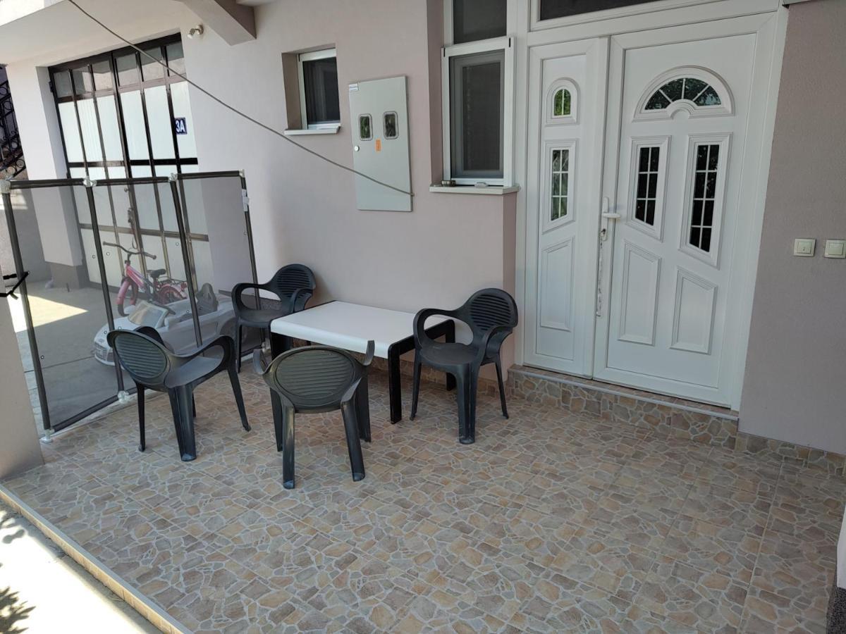 Apartman Anastasija Surcin Luaran gambar