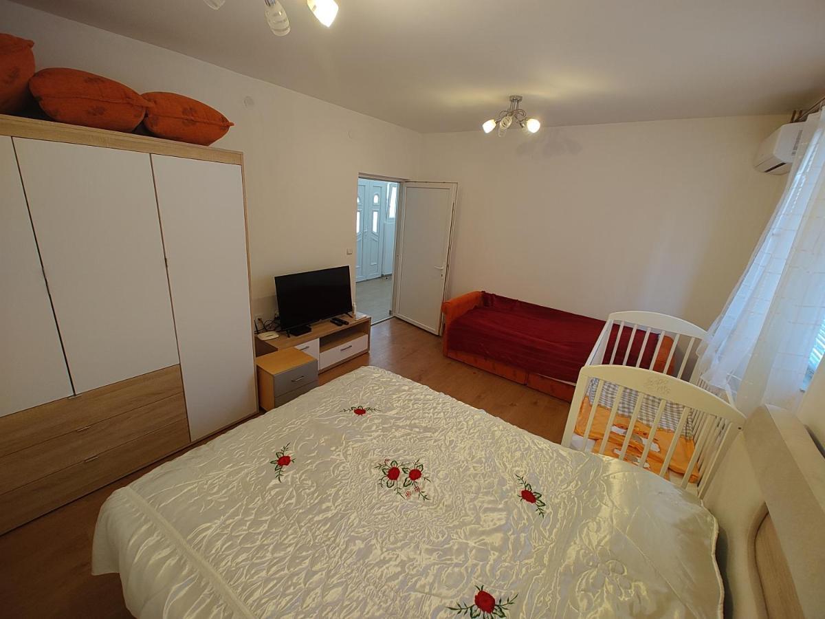 Apartman Anastasija Surcin Luaran gambar