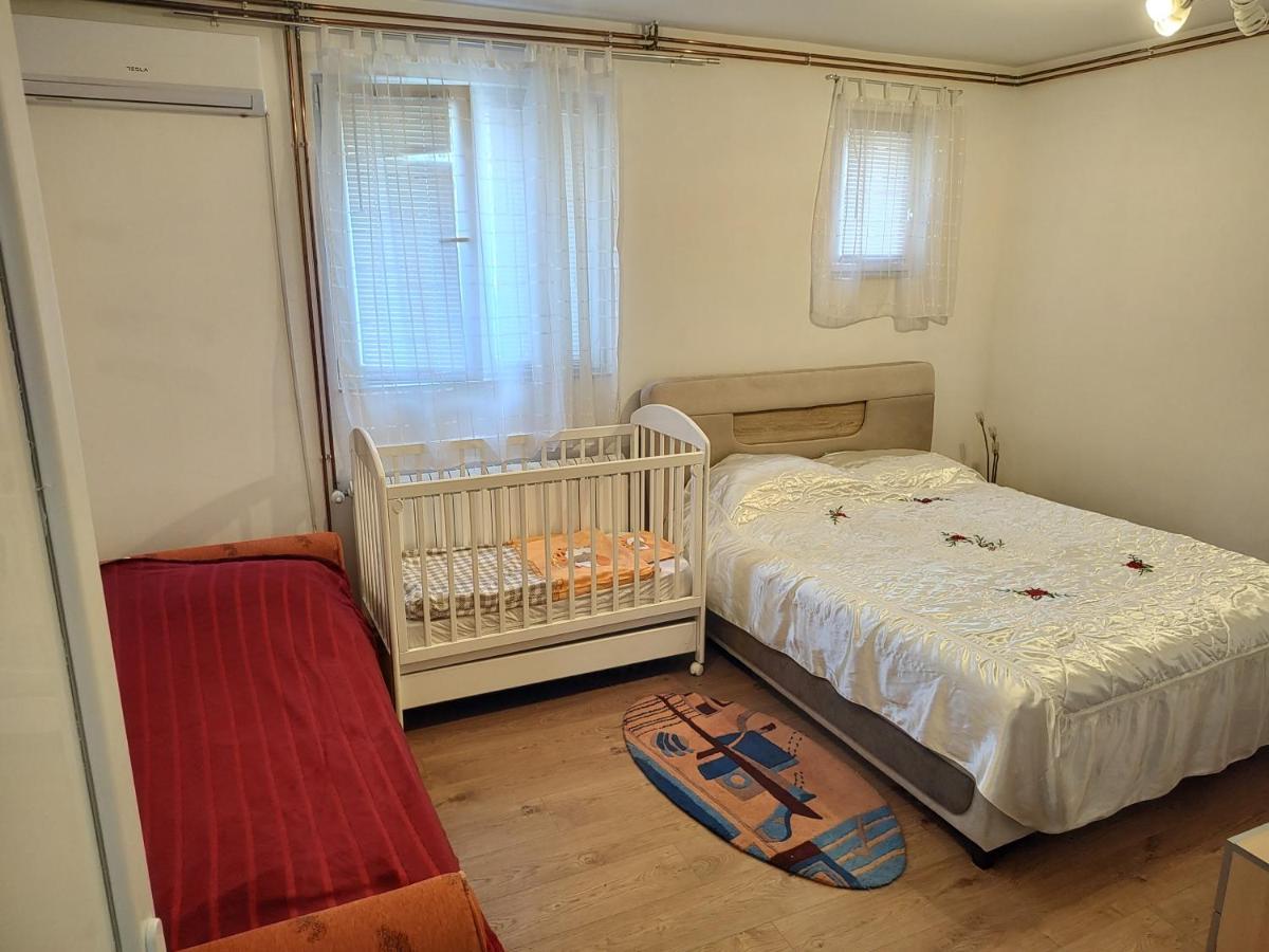 Apartman Anastasija Surcin Luaran gambar