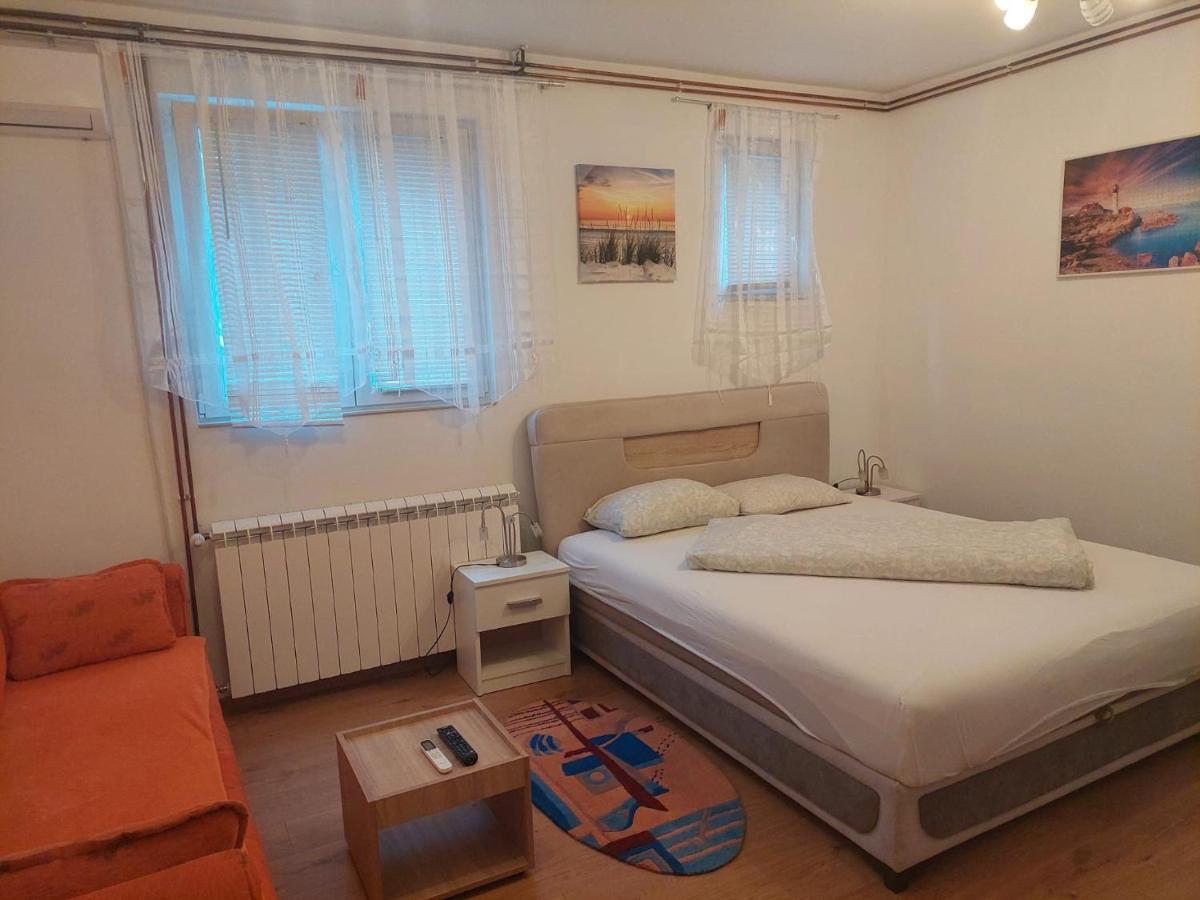 Apartman Anastasija Surcin Luaran gambar